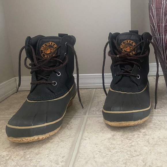 Weastern Chief brown and beige men steel shank winter rain boots. Size 8. Used. - Picture 2 of 12